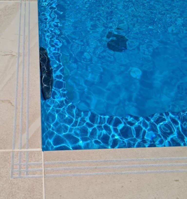 Aussie UnderCover  Pool Cover Systems in Australia